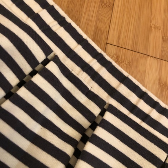 🔥 [2/$15] Striped skater skirt - Picture 3 of 4